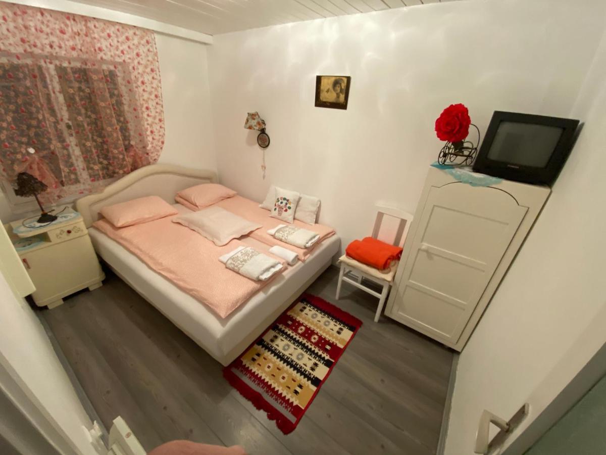 Apartments Borove Noci ヴルドニーク エクステリア 写真